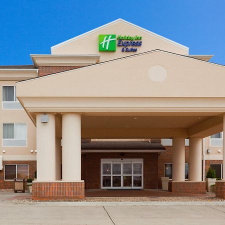 Holiday Inn Express & Suites Yankton By Ihg Exterior photo