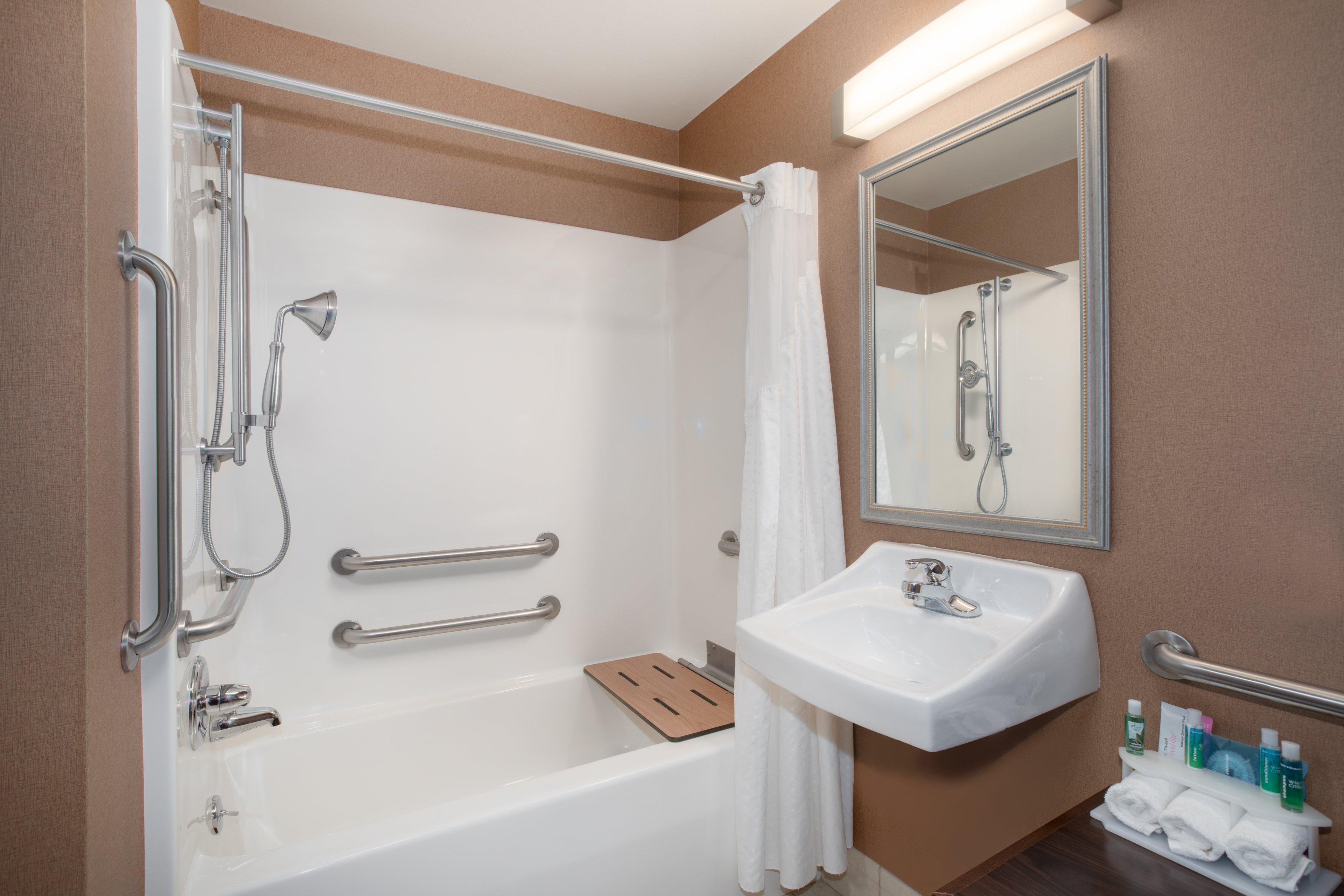 Holiday Inn Express & Suites Yankton By Ihg Exterior photo
