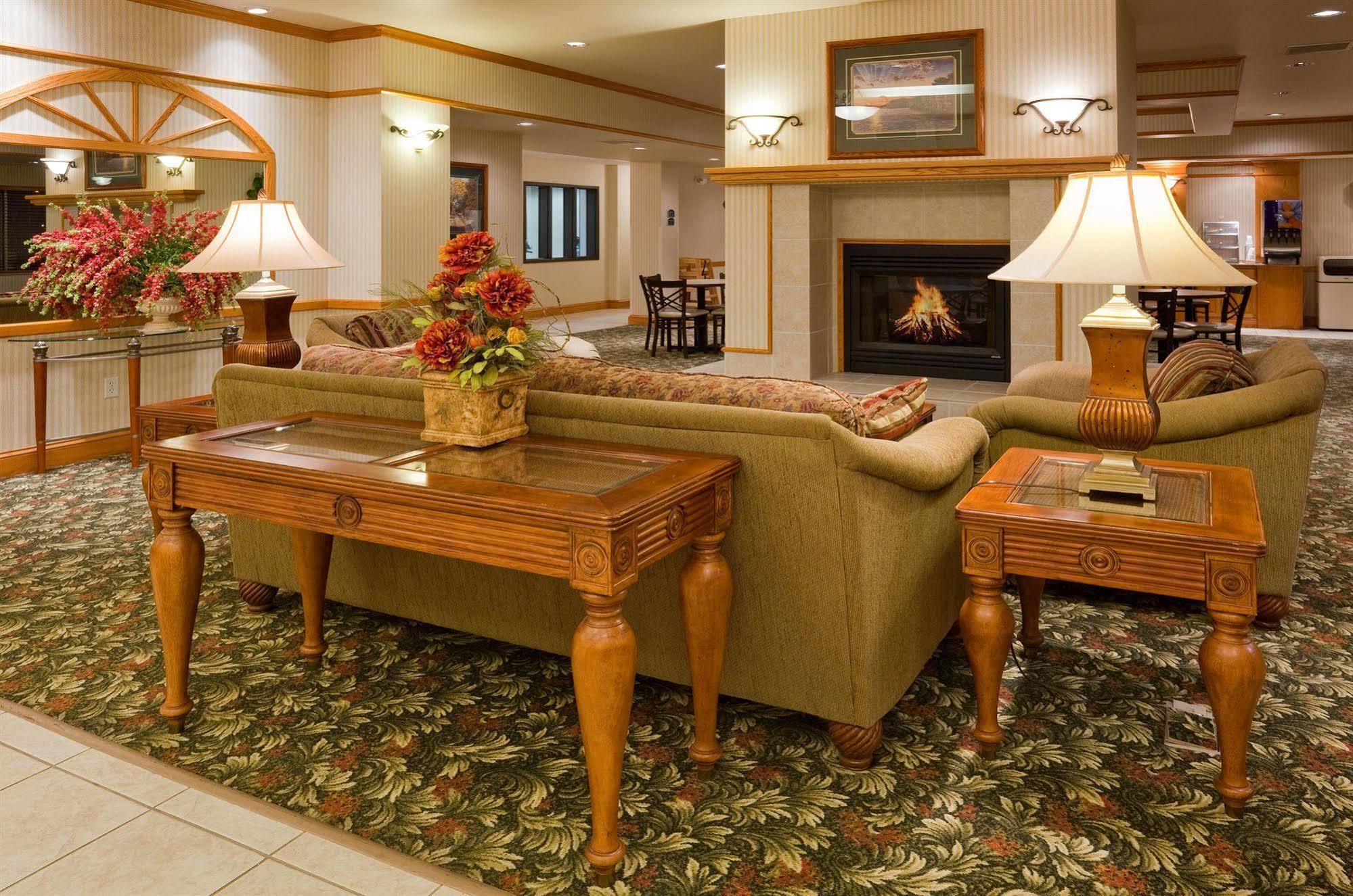 Holiday Inn Express & Suites Yankton, An Ihg Hotel Interior photo