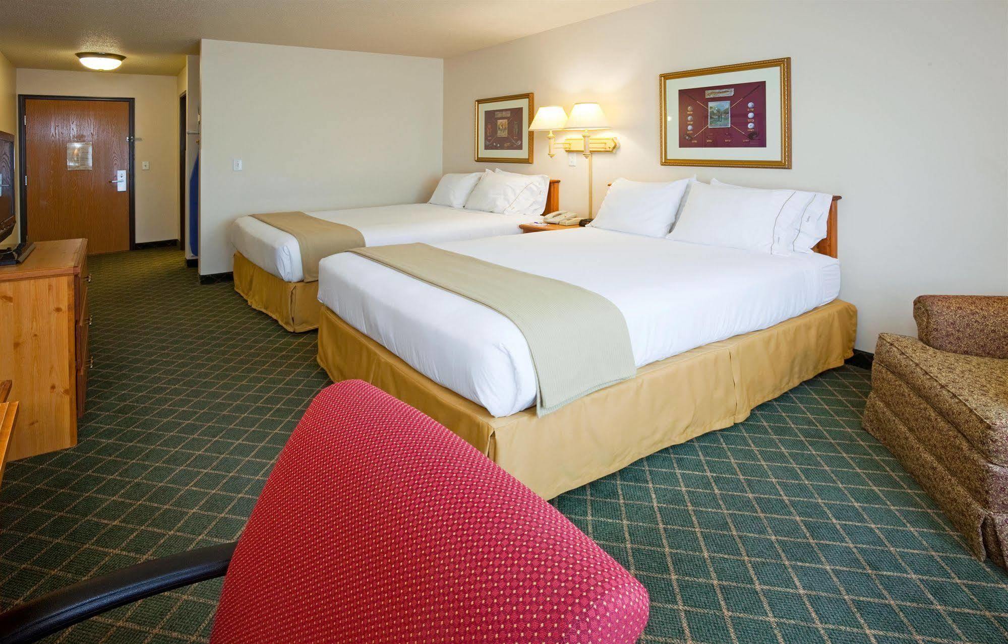 Holiday Inn Express & Suites Yankton, An Ihg Hotel Room photo